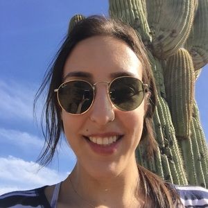 Meet your Posher, Cristina